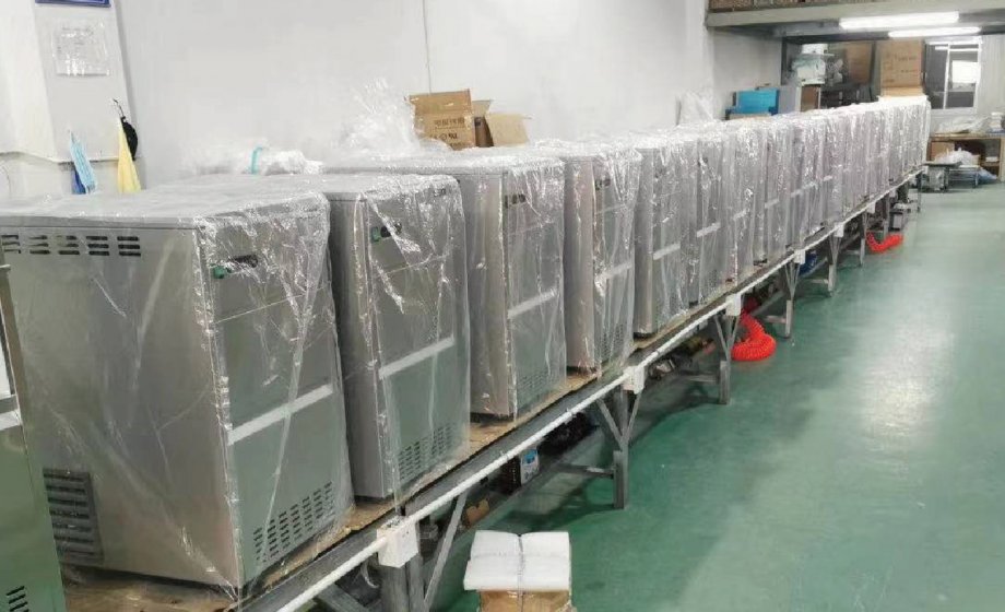 10 units Flaker Ice maker to India 